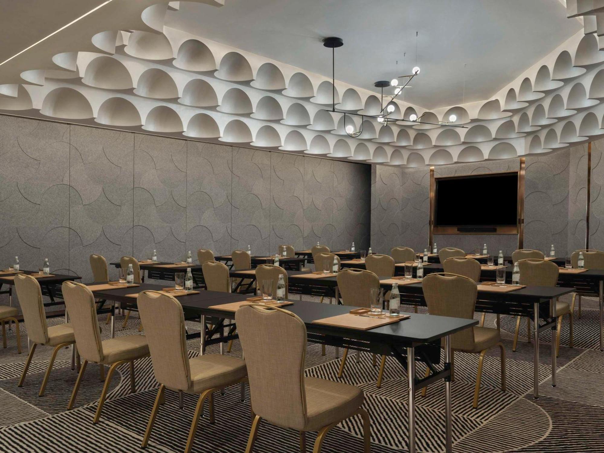 So/ Uptown Dubai Hotel ภายนอก รูปภาพ The interior of the meeting room