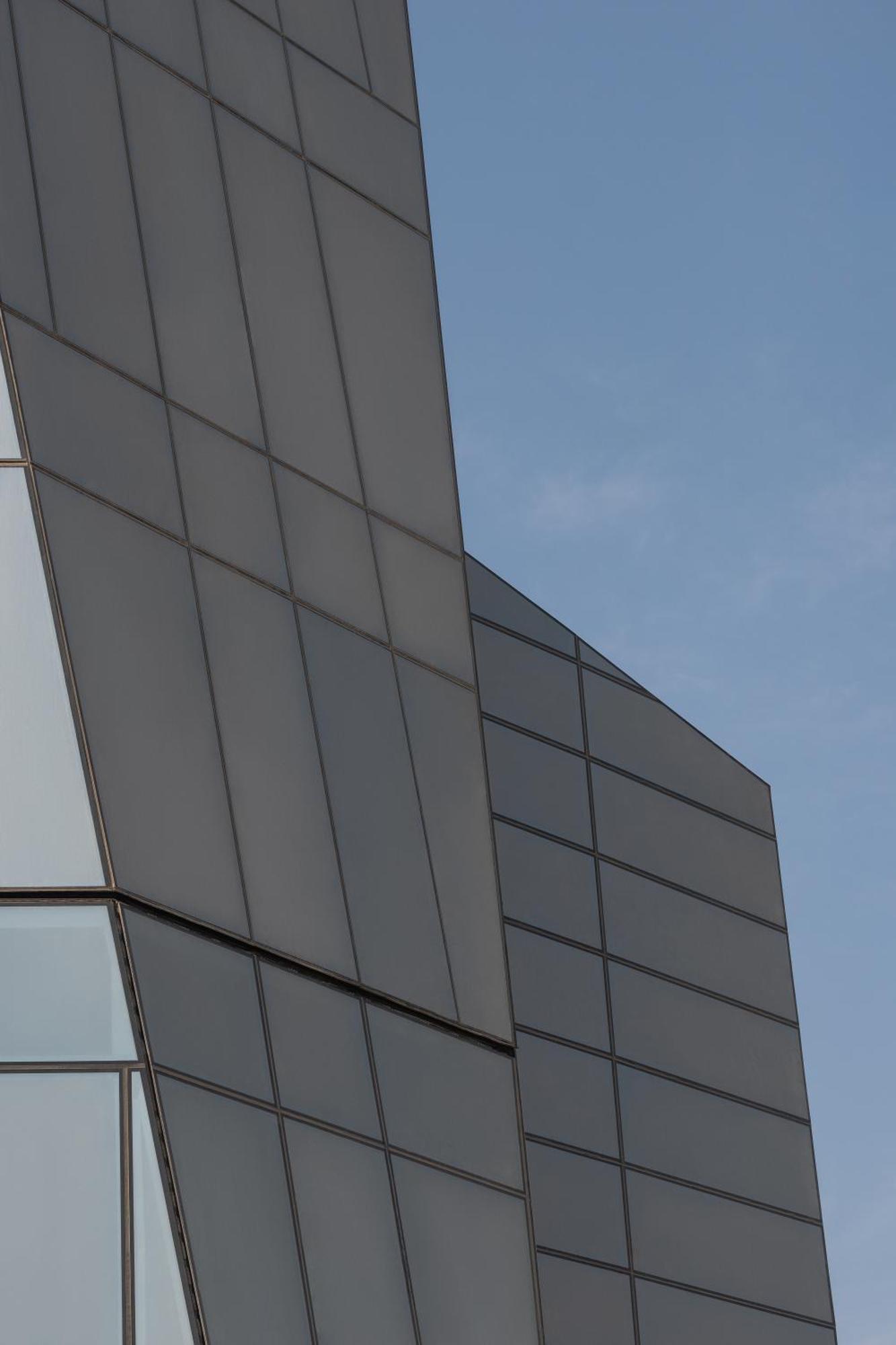 So/ Uptown Dubai Hotel ภายนอก รูปภาพ The building's facade