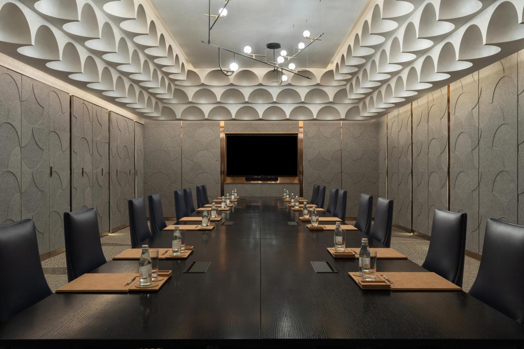 So/ Uptown Dubai Hotel ภายนอก รูปภาพ The meeting room
