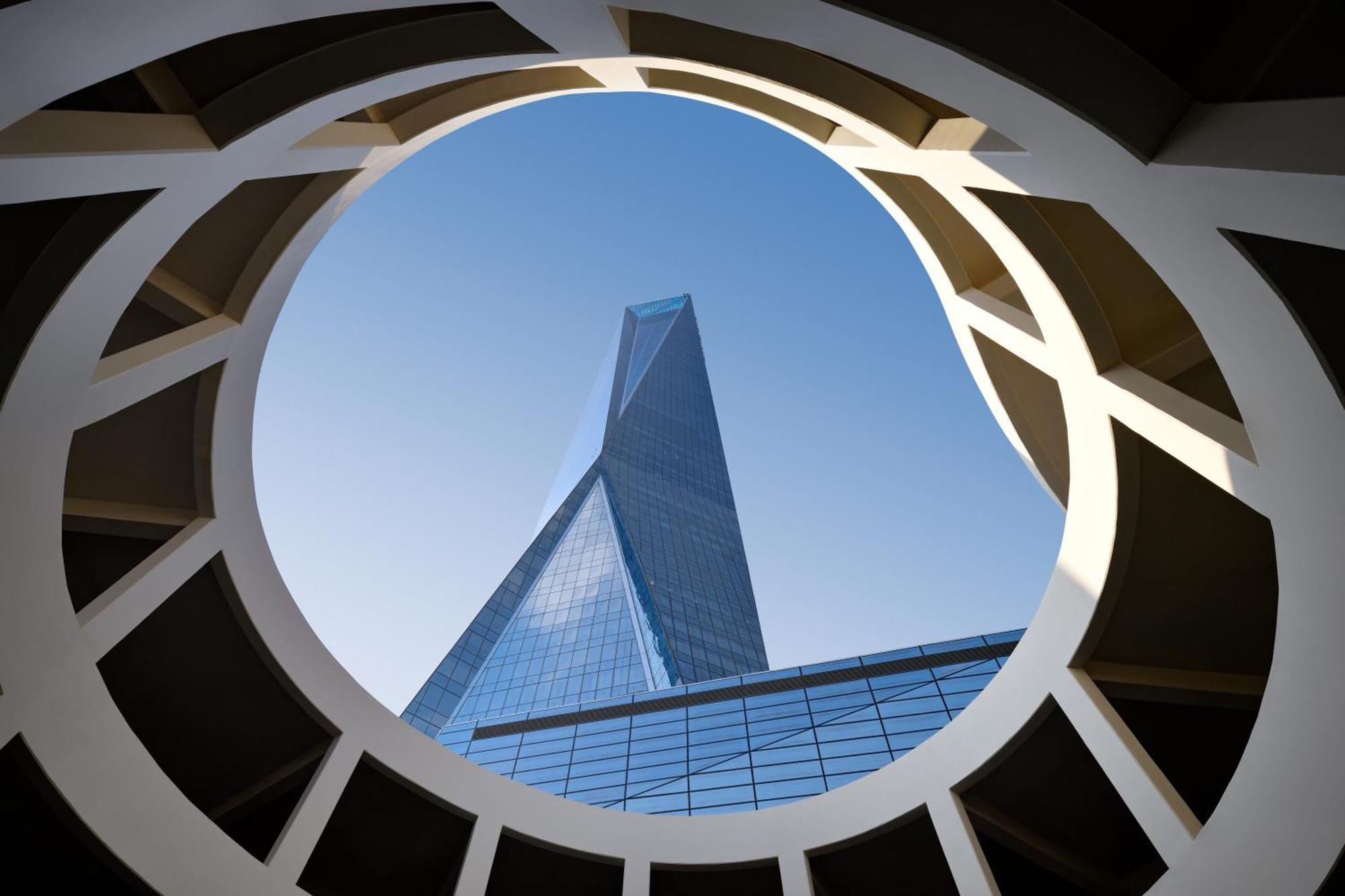 So/ Uptown Dubai Hotel ภายนอก รูปภาพ The building's distinctive triangular shape